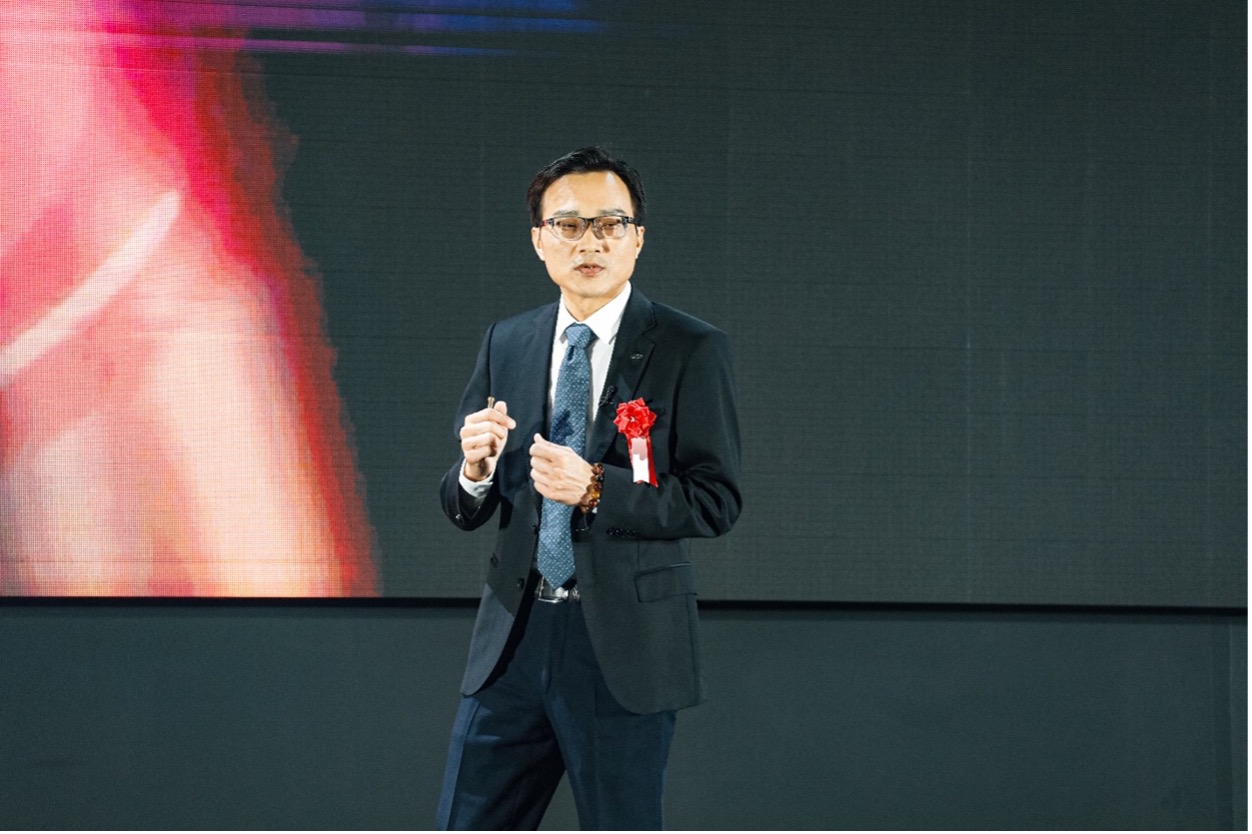 SHARP Corporation President and CEO, Robert Wu, envisions the game changing innovations from SHARP in the area of AI, EV Solutions, Green Energy, Next Communication, Semiconductor and Robotics making life and work easier and safer.