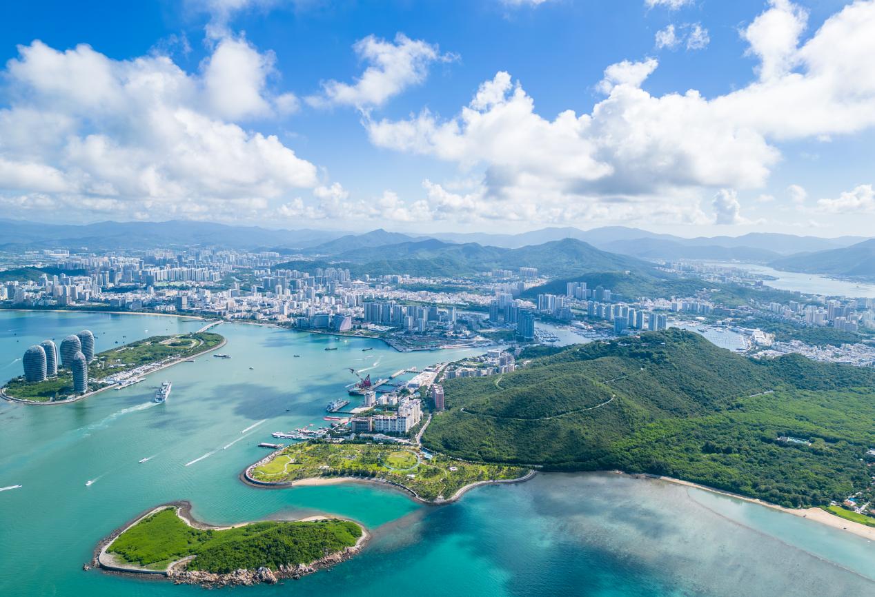 The coastline scenery of Sanya, a famous tourist city in Hainan