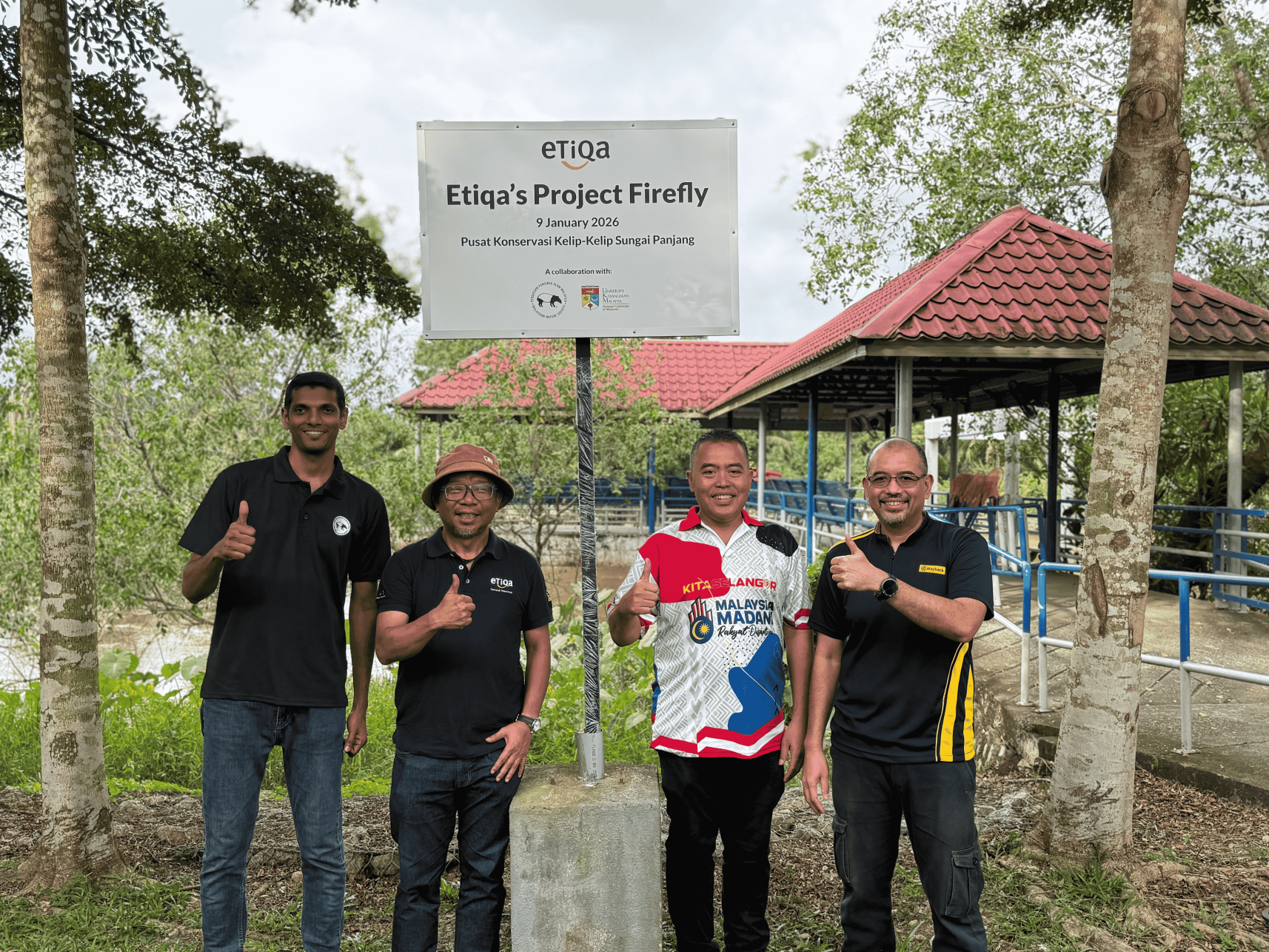 (L to R) Raffi Ismail, Marketing & Partnership Manager, Malaysian Nature Society; Fukhairudin Mohd Yusof, CEO of Etiqa General Insurance Berhad; Zaki Parmin, Assistant Agricultural Officer, Sabak Bernam District Council; Amran Hassan, Chief Strategy Officer, Etiqa