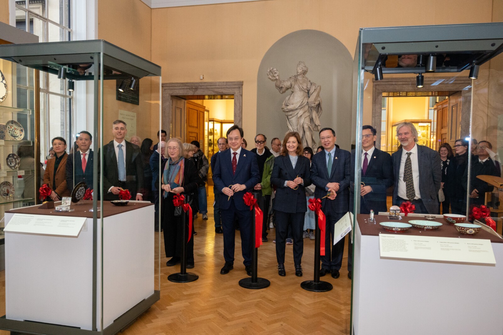 Officiating guests hosted the ribbon-cutting ceremony during the opening ceremony of the special exhibition 