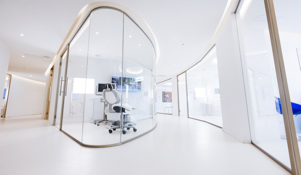 stylish-beautiful-spacious-clinic