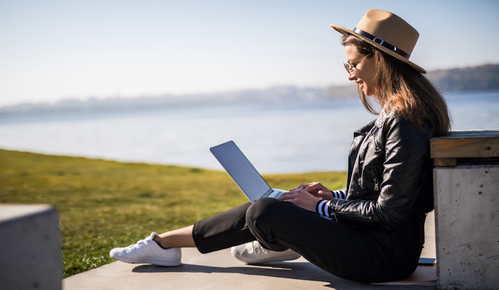 working-seat-bench-near-pier-lake